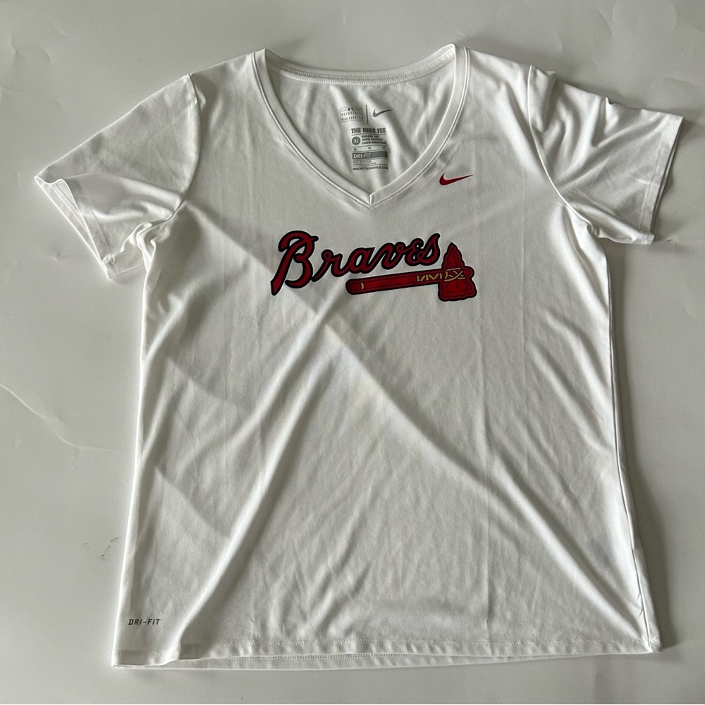 Nike Women's Atlanta Braves White Short Sleeve Tee Size XL EUC